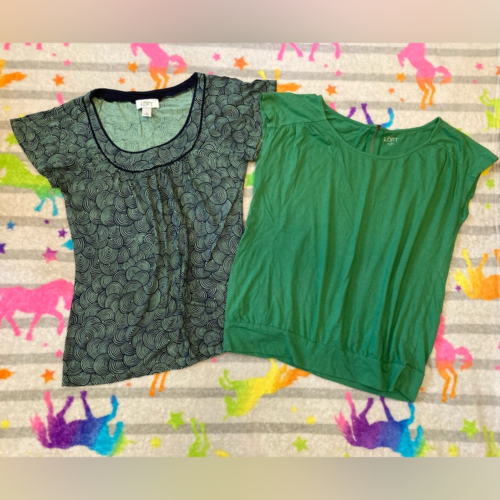 🪀Lot of 2 Green Ann Taylor Shirts, size Small